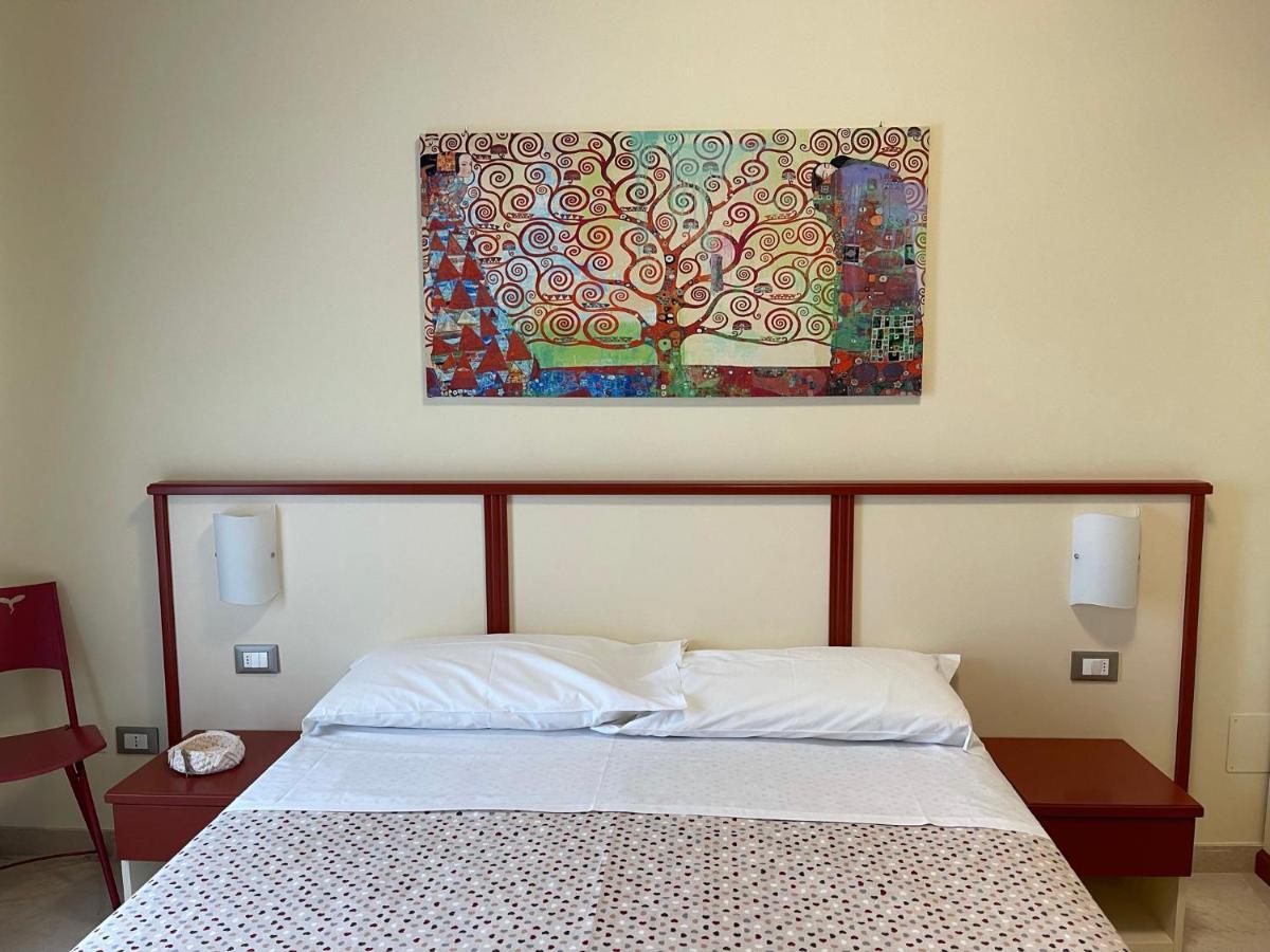 B&B Ponte Capograssi ซุลโมนา ภายนอก รูปภาพ