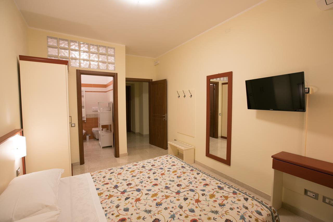 B&B Ponte Capograssi ซุลโมนา ภายนอก รูปภาพ