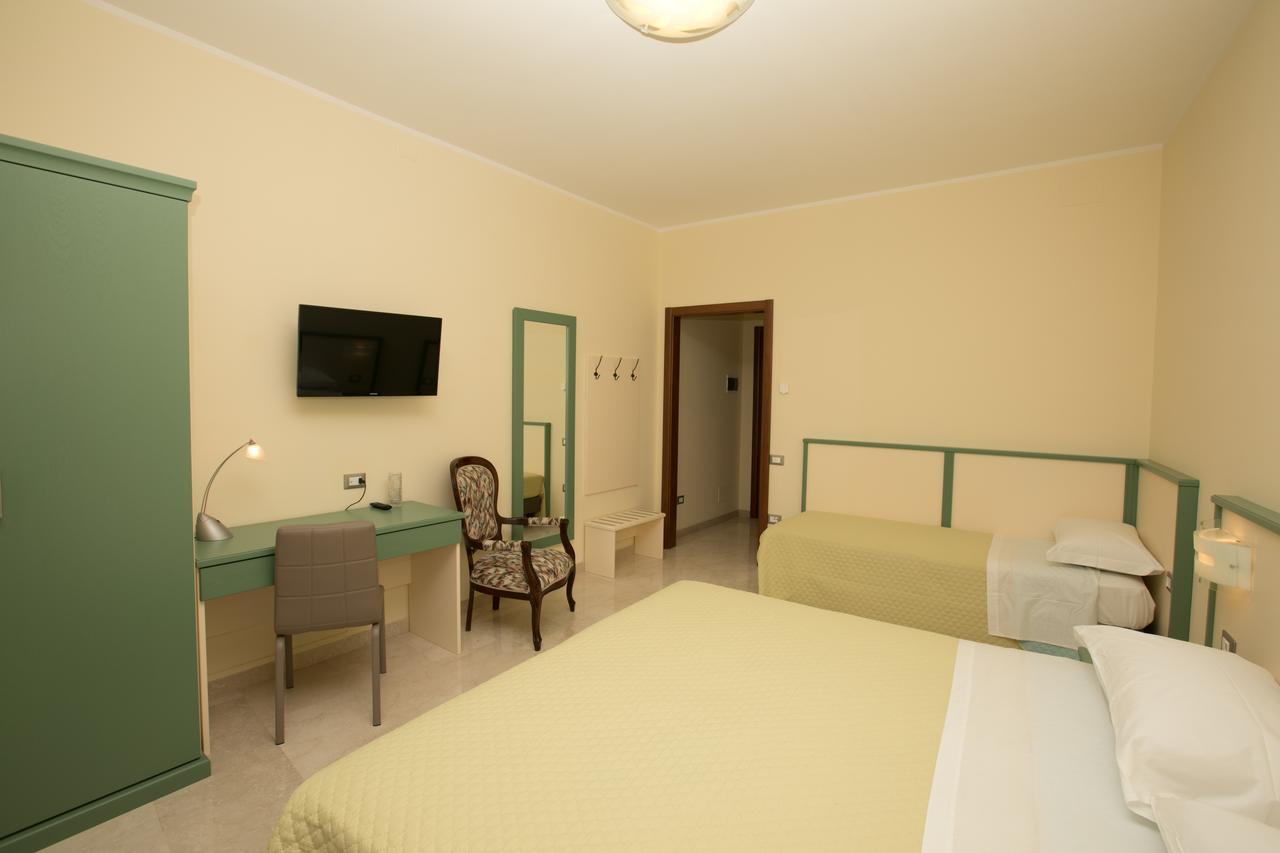 B&B Ponte Capograssi ซุลโมนา ภายนอก รูปภาพ